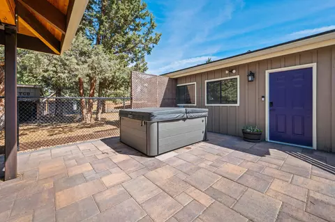 Exterior - 60135 Stirling Dr, Bend, OR 97702 photo 13 of 18