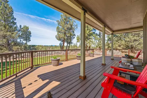 Exterior - 60135 Stirling Dr, Bend, OR 97702 photo 11 of 18