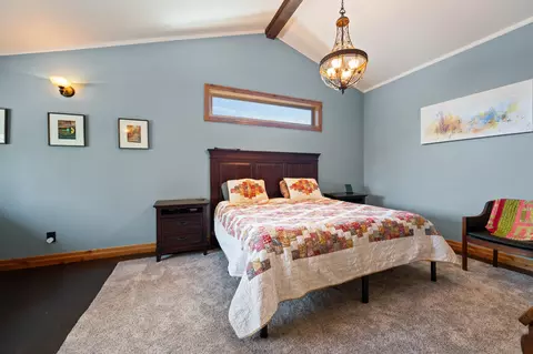 Bedroom - 60135 Stirling Dr, Bend, OR 97702 photo 1 of 5