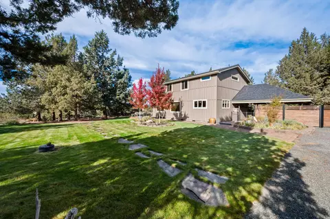 Exterior - 60135 Stirling Dr, Bend, OR 97702 photo 4 of 18