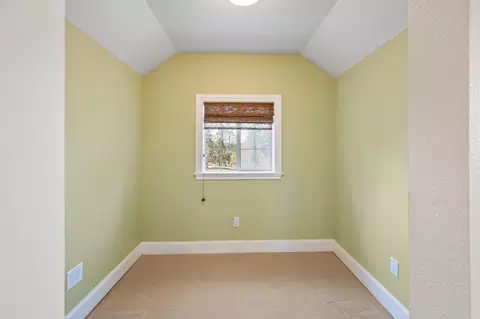 Bedroom - 60135 Stirling Dr, Bend, OR 97702 photo 4 of 5