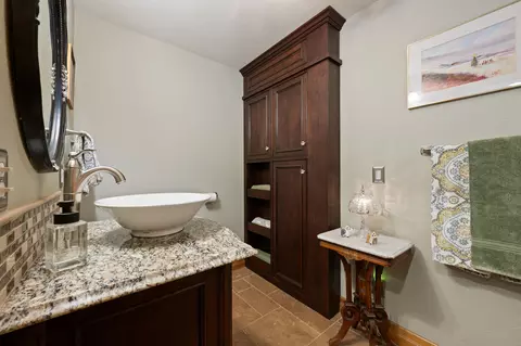 Bath - 60135 Stirling Dr, Bend, OR 97702 photo 1 of 6