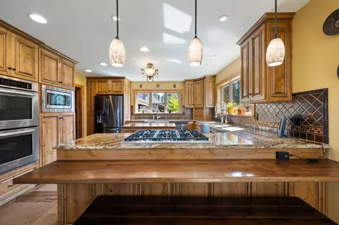Kitchen - 60135 Stirling Dr, Bend, OR 97702 photo 3 of 7