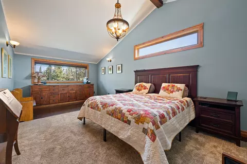 Bedroom - 60135 Stirling Dr, Bend, OR 97702 photo 2 of 5