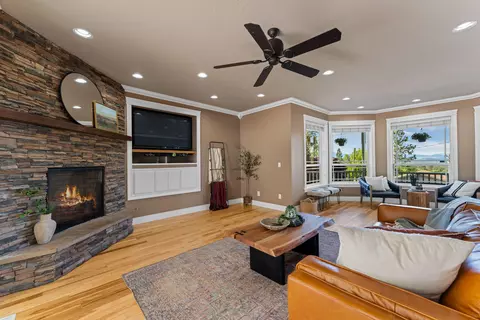 1679 NE Terrace Dr, Grants Pass, OR 97526