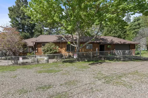 1103 Fourth Ave, Gold Hill, OR 97525