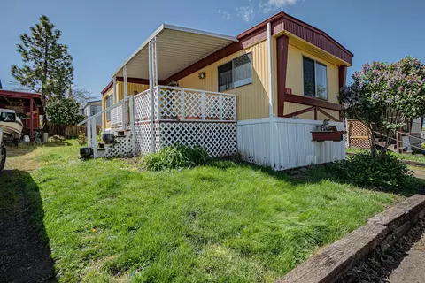 421 Stevens Rd UNIT 26, Eagle Point, OR 97524