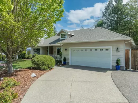 2461 Coach Dr, Grants Pass, OR 97527