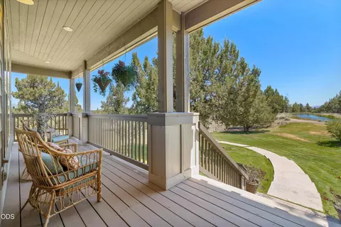 Exterior - 24442 Dodds Rd, Bend, OR 97701 photo 5 of 10
