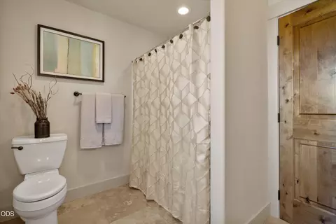 Bath - 24442 Dodds Rd, Bend, OR 97701 photo 5 of 5