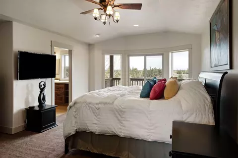 Bedroom - 24442 Dodds Rd, Bend, OR 97701 photo 2 of 5