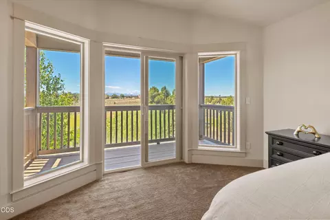 Bedroom - 24442 Dodds Rd, Bend, OR 97701 photo 2 of 6