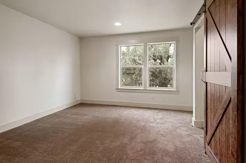 Bedroom - 24442 Dodds Rd, Bend, OR 97701 photo 4 of 5