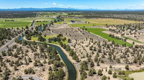 View/Area - 24442 Dodds Rd, Bend, OR 97701 photo 3 of 5