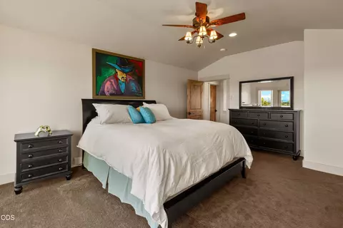 Bedroom - 24442 Dodds Rd, Bend, OR 97701 photo 3 of 6