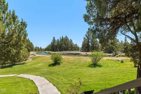 Exterior - 24442 Dodds Rd, Bend, OR 97701 photo 6 of 10