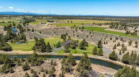 View/Area - 24442 Dodds Rd, Bend, OR 97701 photo 4 of 5