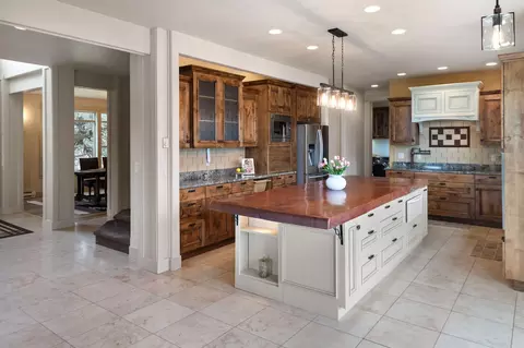Kitchen - 24442 Dodds Rd, Bend, OR 97701 photo 1 of 5