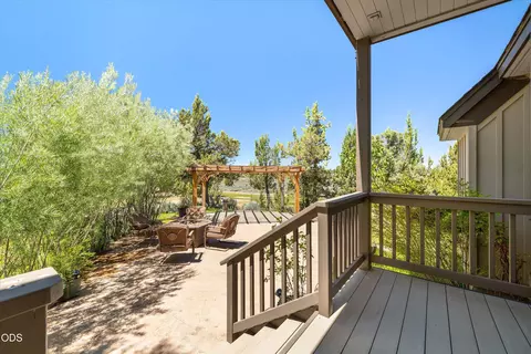 Exterior - 24442 Dodds Rd, Bend, OR 97701 photo 7 of 10