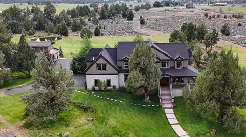 24442 Dodds Rd, Bend, OR 97701