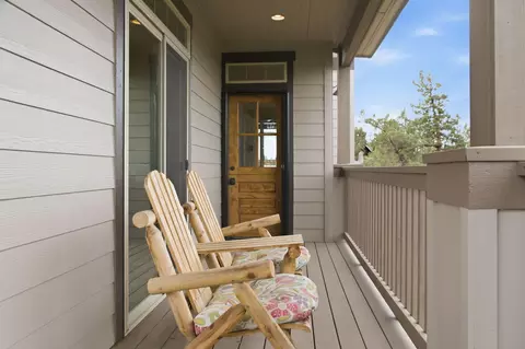 Exterior - 24442 Dodds Rd, Bend, OR 97701 photo 2 of 9