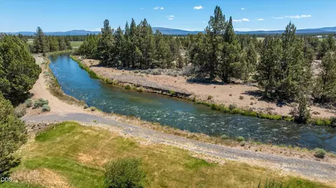 View/Area - 24442 Dodds Rd, Bend, OR 97701 photo 2 of 5