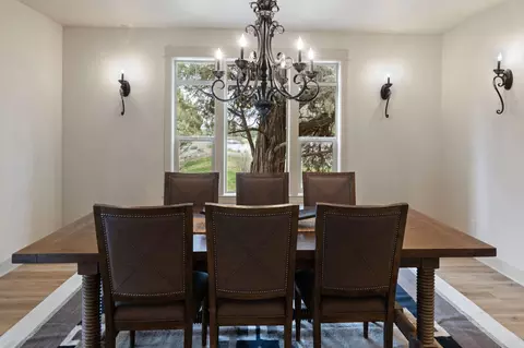 Dining - 24442 Dodds Rd, Bend, OR 97701 photo 2 of 5