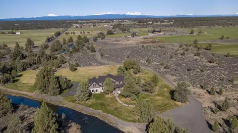 24442 Dodds Rd, Bend, OR 97701