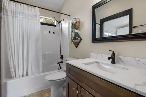 Bath - 24442 Dodds Rd, Bend, OR 97701 photo 7 of 7