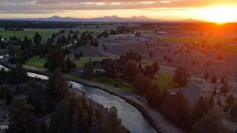 View/Area - 24442 Dodds Rd, Bend, OR 97701 photo 1 of 5