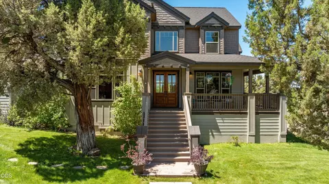 Exterior - 24442 Dodds Rd, Bend, OR 97701 photo 2 of 10