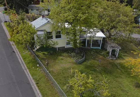 480 Harrison St, Ashland, OR 97520