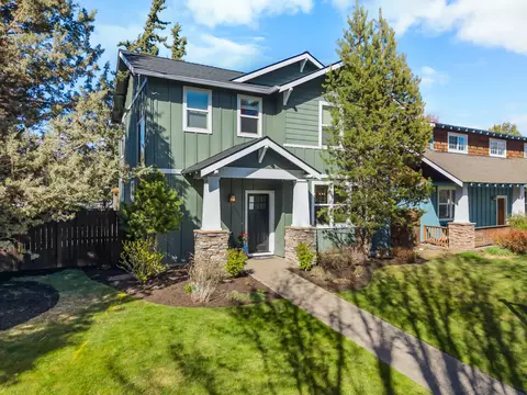 20392 Aberdeen Dr, Bend, OR 97702