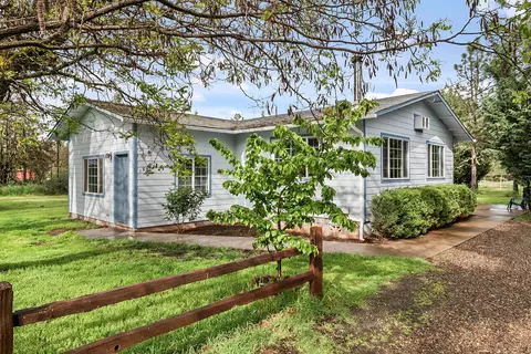 107 Patton Bar Rd, Cave Junction, OR 97523