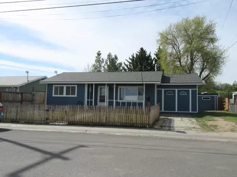 907 W 3rd St, Alturas, CA 96101