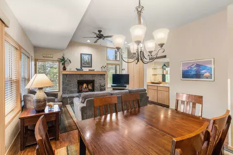 57374 Beaver Ridge Loop #32C, Sunriver, OR 97707