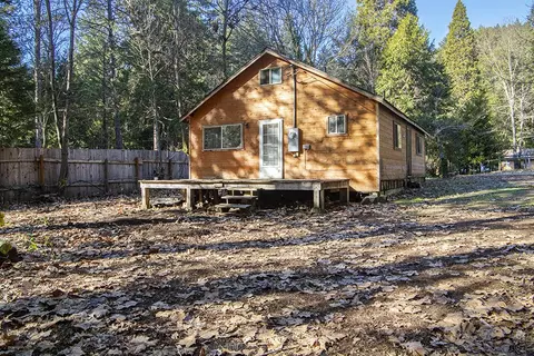 357 Main St, Wolf Creek, OR 97497