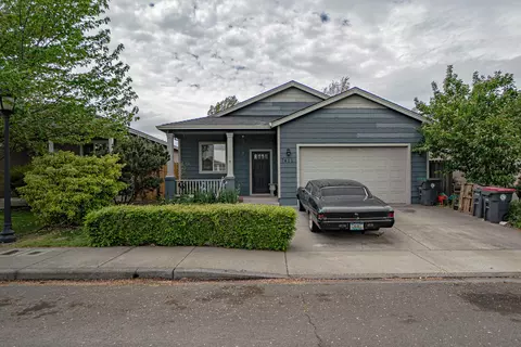 7411 Stonefield Dr, White City, OR 97503