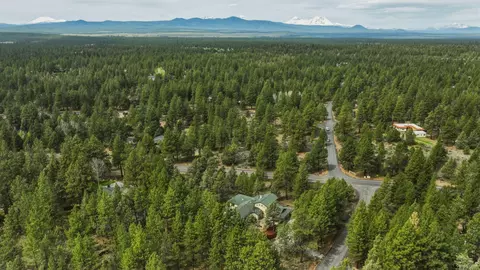 View/Area - 63375 Saddleback Dr, Bend, OR 97703 photo 10 of 19