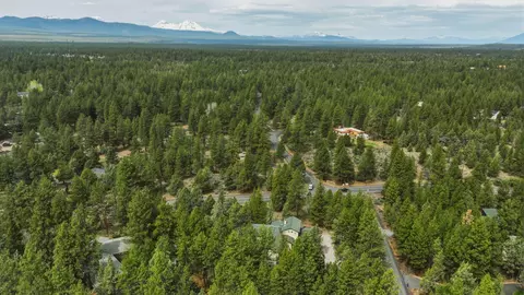 View/Area - 63375 Saddleback Dr, Bend, OR 97703 photo 11 of 19