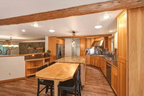 Kitchen - 63375 Saddleback Dr, Bend, OR 97703 photo 3 of 8
