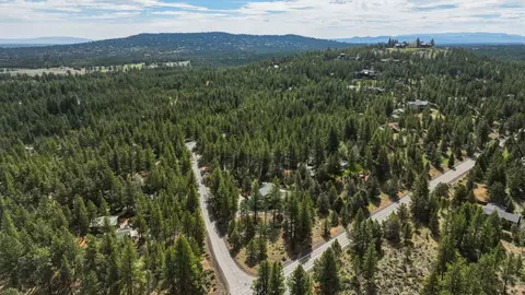 View/Area - 63375 Saddleback Dr, Bend, OR 97703 photo 3 of 19