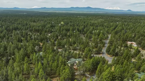 View/Area - 63375 Saddleback Dr, Bend, OR 97703 photo 9 of 19