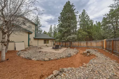 Exterior - 63375 Saddleback Dr, Bend, OR 97703 photo 9 of 12