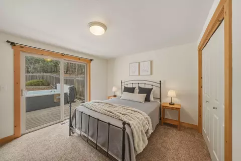 Bedroom - 63375 Saddleback Dr, Bend, OR 97703 photo 3 of 6