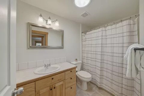 Bath - 63375 Saddleback Dr, Bend, OR 97703 photo 7 of 7