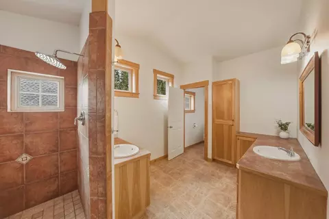 Bath - 63375 Saddleback Dr, Bend, OR 97703 photo 1 of 7