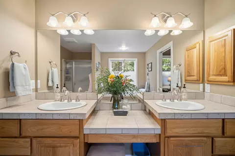 Bath - 14234 Whitewater Loop, La Pine, OR 97739 photo 3 of 6