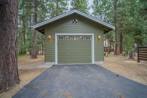 Exterior - 14234 Whitewater Loop, La Pine, OR 97739 photo 3 of 11