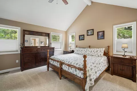 Bedroom - 14234 Whitewater Loop, La Pine, OR 97739 photo 1 of 9